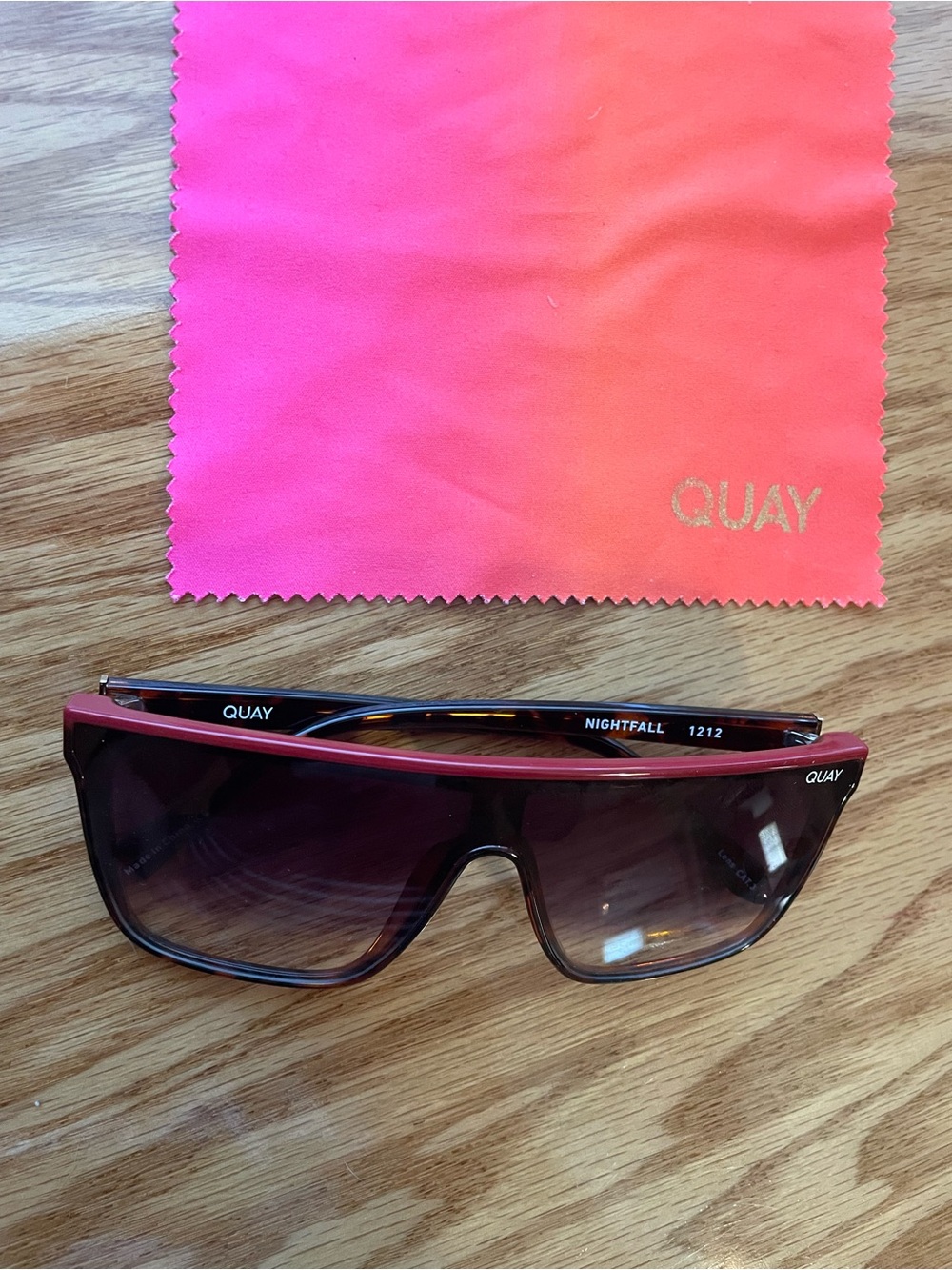 Quay Nightfall Red Top Tortoise Shell Sunglasses - Picture 9 of 15